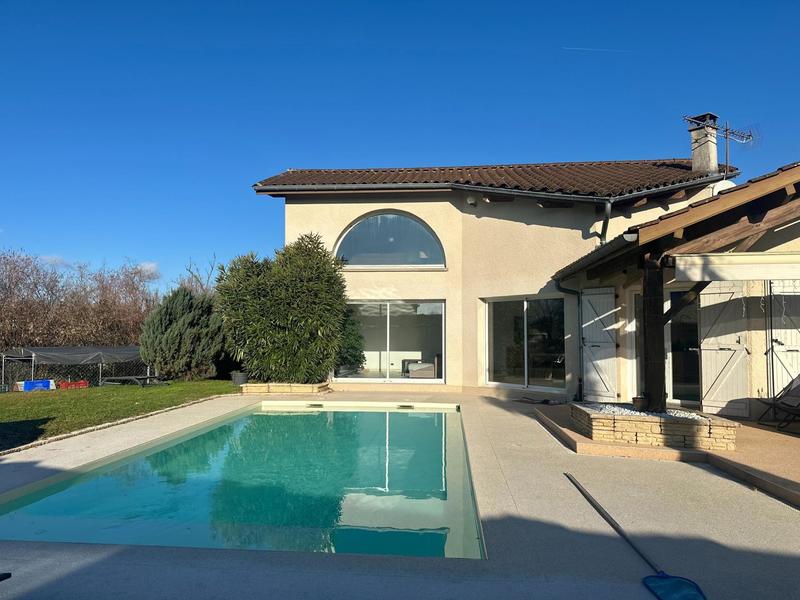 Maison - 185 m² - 6 pièces