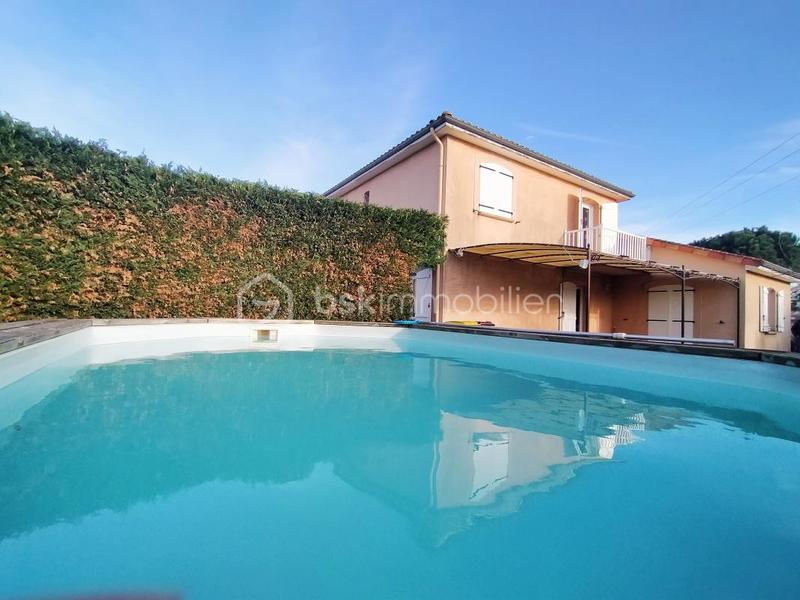 Maison - 137 m² - 6 pièces