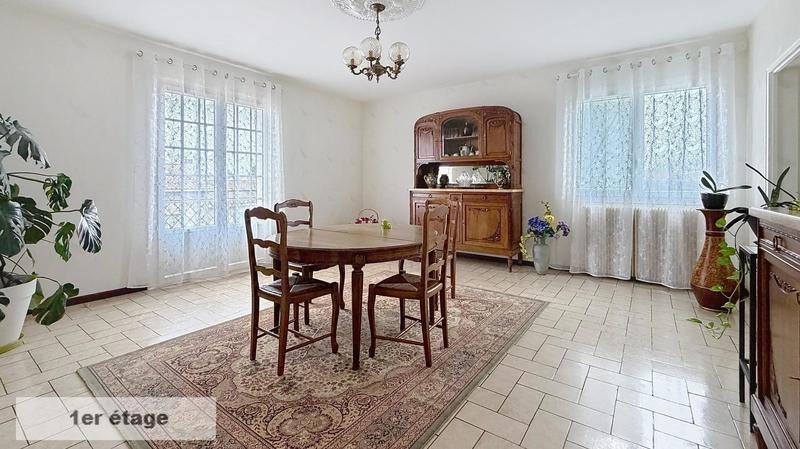 Maison - 220 m² - 8 pièces