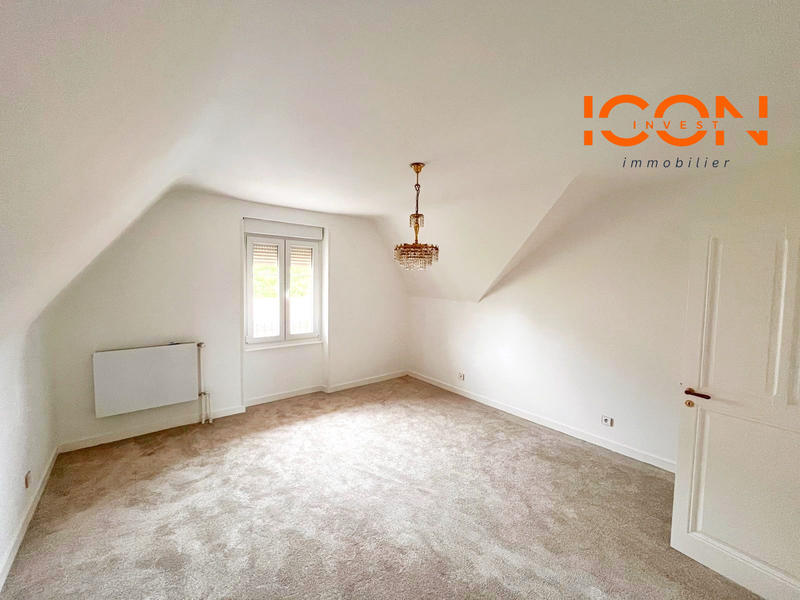 Maison - 217 m² - 8 pièces