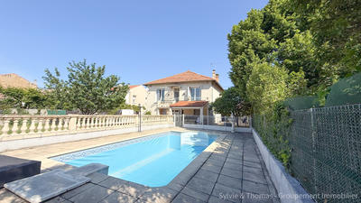 Maison - 181 m² - 5 pièces
