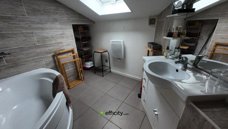 Maison - 200 m² - 9 pièces