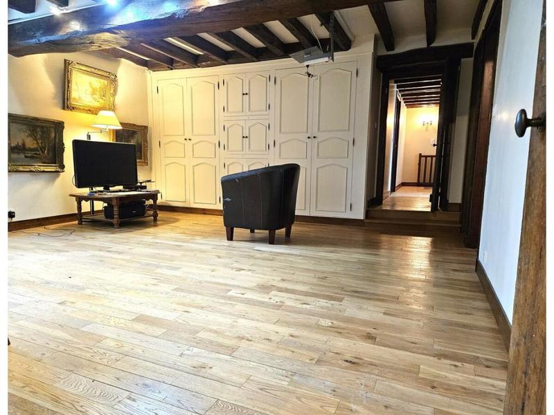 Propriété - 383 m² - 12 pièces