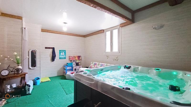 Maison - 240 m² - 6 pièces