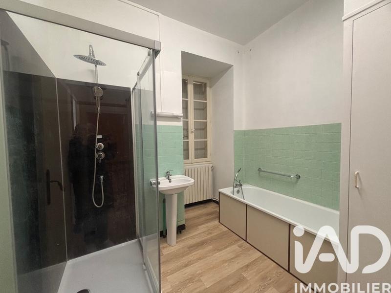 Maison - 185 m² - 9 pièces