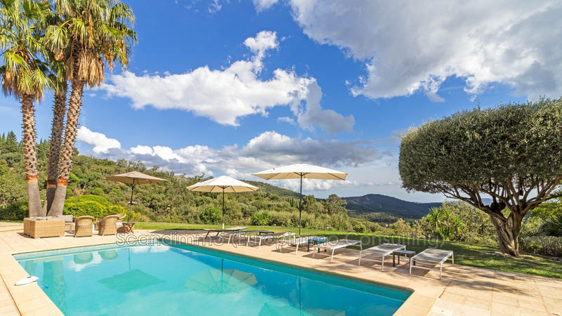 Maison - 180 m² - 5 pièces