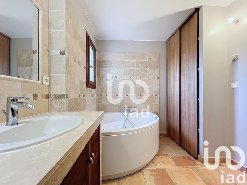 Maison - 210 m² - 7 pièces