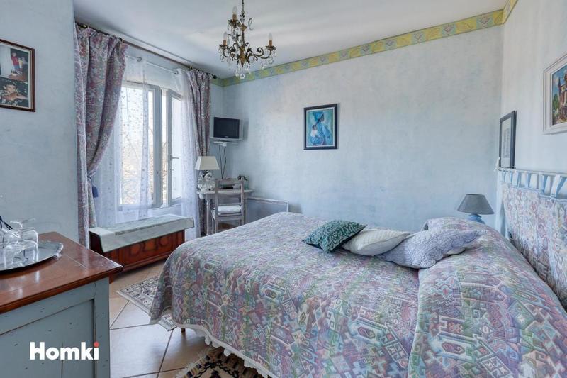 Maison - 324 m² - 8 pièces