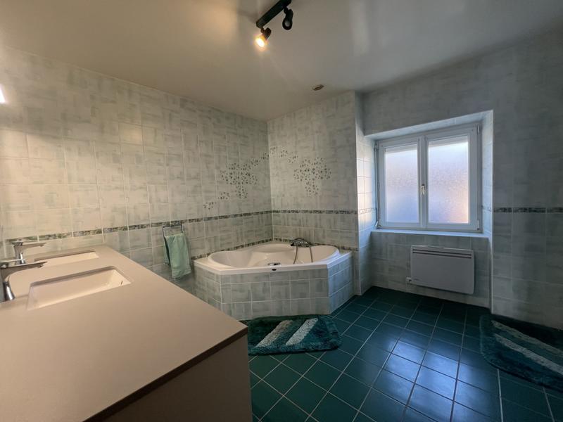 Maison - 162 m² - 9 pièces