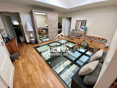 Maison - 189 m² - 6 pièces