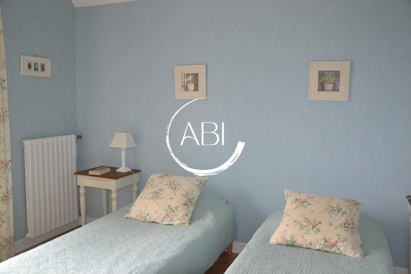 Maison traditionnelle - 164 m² - 6 pièces