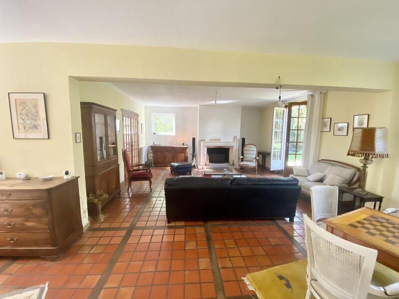 Maison - 211 m² - 7 pièces