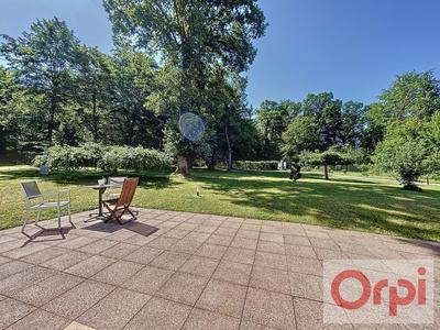 Maison - 197 m² - 8 pièces