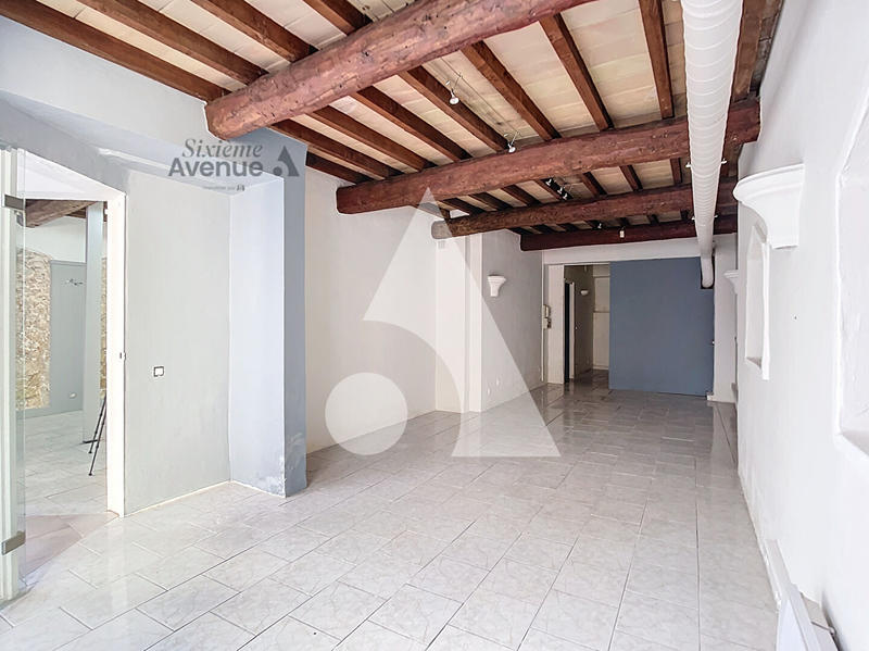 Local commercial - 85 m² - 2 pièces