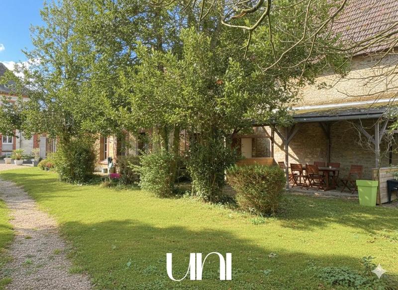 Maison - 450 m² - 16 pièces