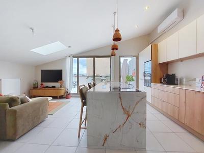 Appartement - 93 m² - 4 pièces