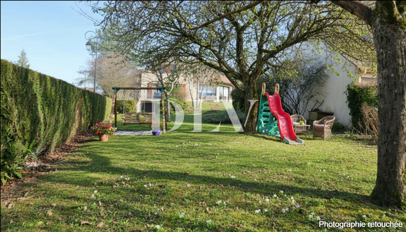 Maison - 220 m² - 8 pièces