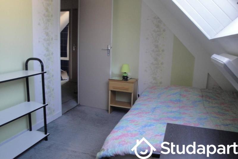 Chambre - 10 m² - 1 pièce