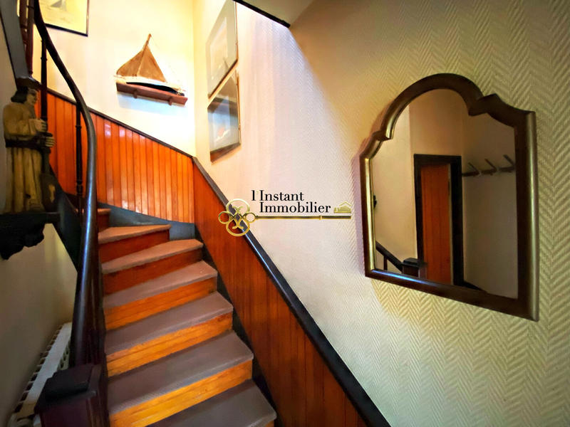 Maison - 167 m² - 7 pièces