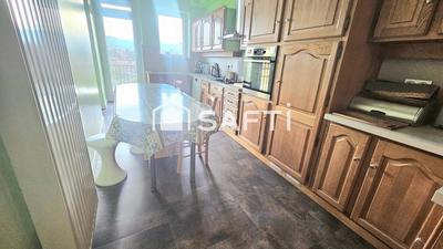 Maison - 184 m² - 10 pièces