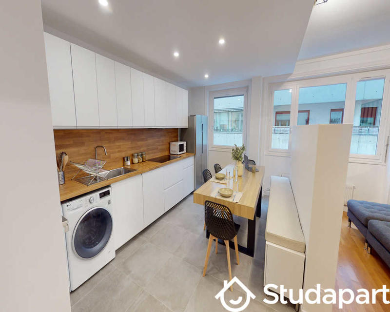 Chambre - 150 m² - 1 pièce