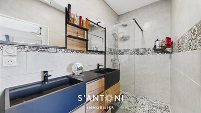 Maison - 161 m² - 7 pièces