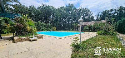 Maison traditionnelle - 202 m² - 7 pièces