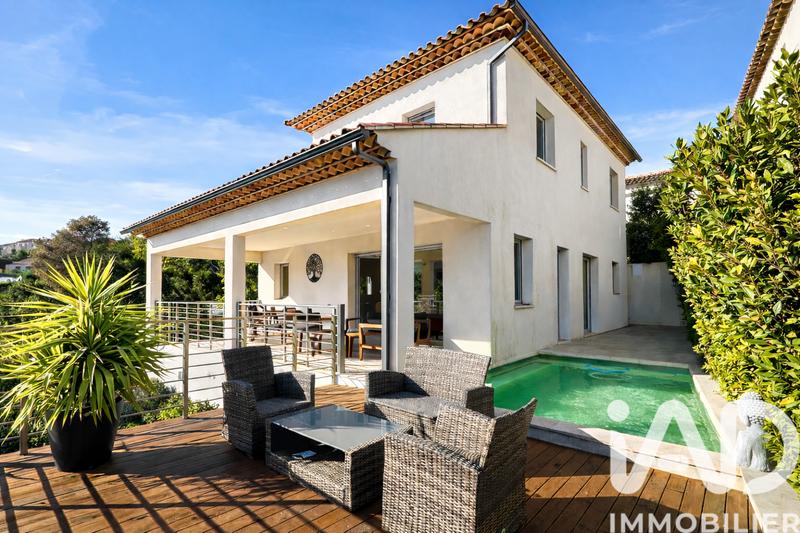 Maison - 166 m² - 10 pièces