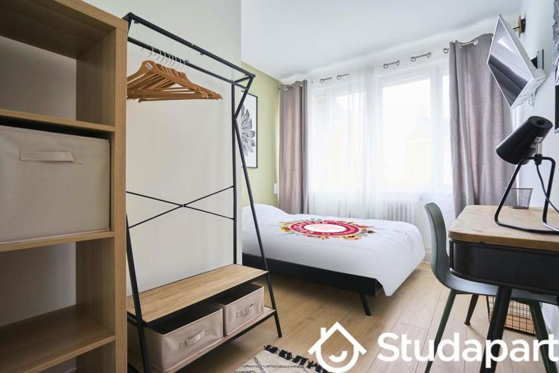 Chambre - 10 m² - 1 pièce