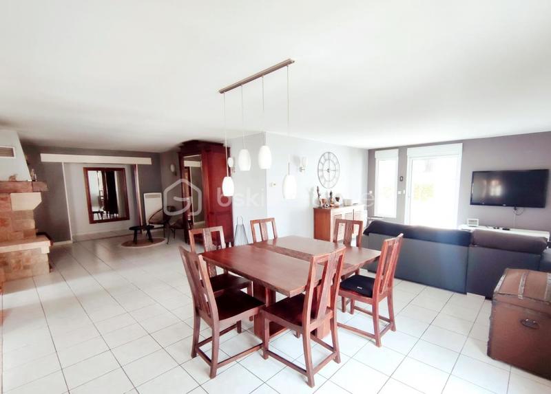 Maison - 231 m² - 8 pièces