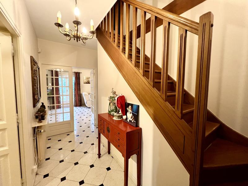 Maison - 200 m² - 6 pièces