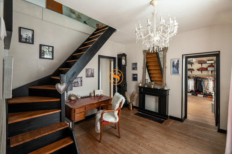 Maison - 183 m² - 7 pièces