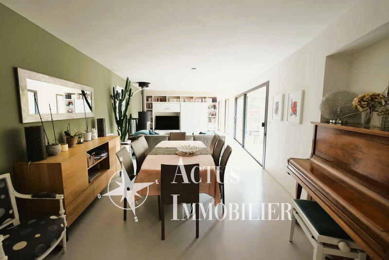 Maison - 182 m² - 6 pièces