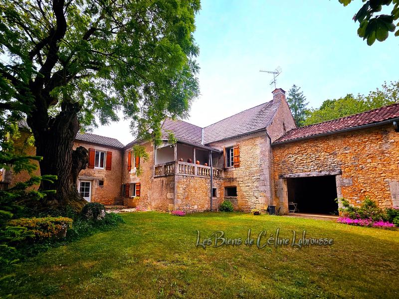 Maison de maîtres - 230 m² - 9 pièces