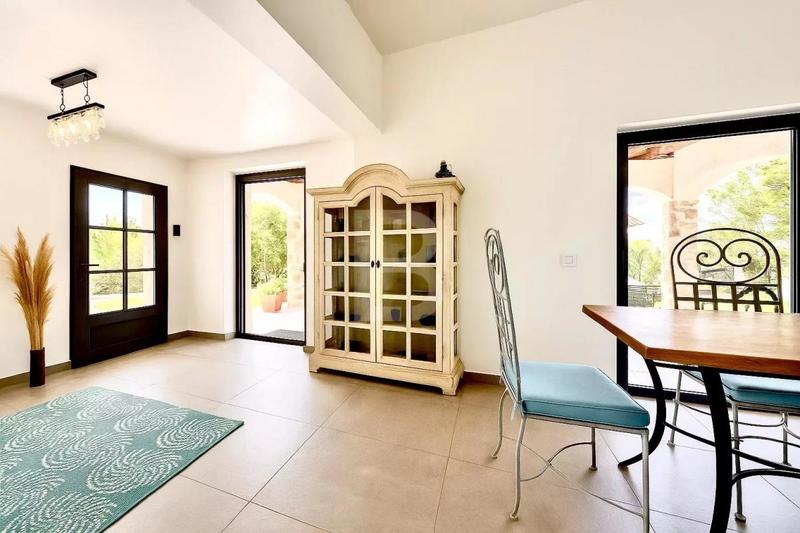 Propriété - 190 m² - 8 pièces