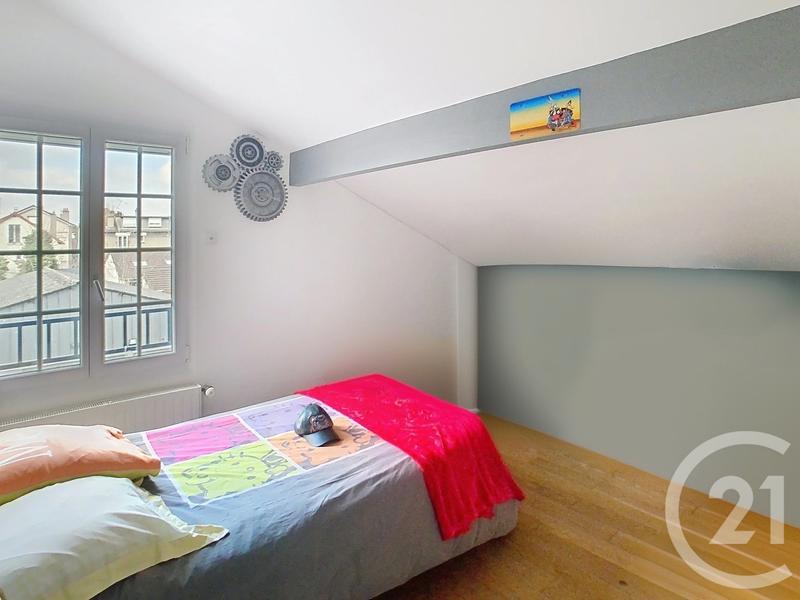 Maison - 180 m² - 8 pièces