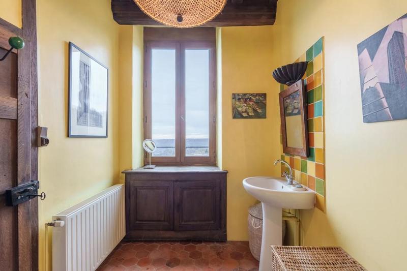 Maison - 350 m² - 6 pièces