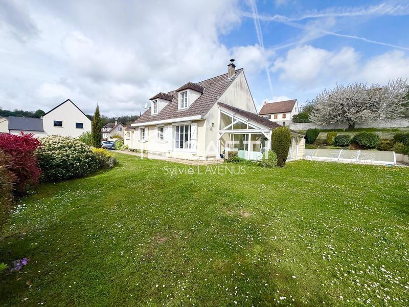 Maison - 180 m² - 7 pièces