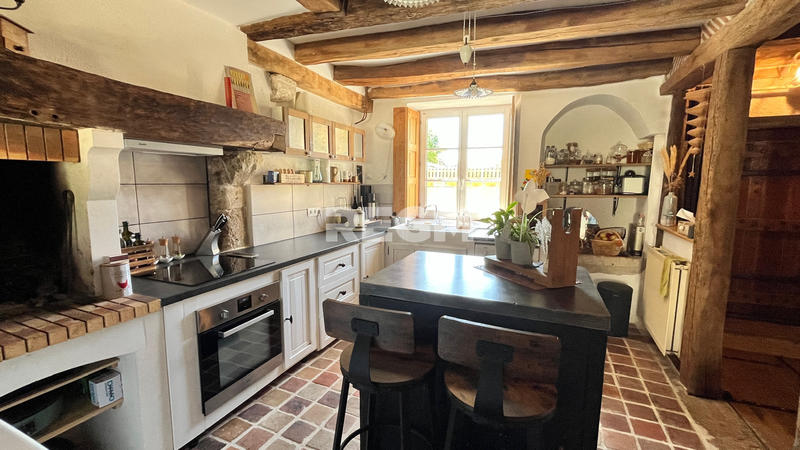 Maison - 185 m² - 7 pièces