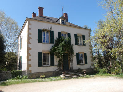 Maison - 215 m² - 9 pièces