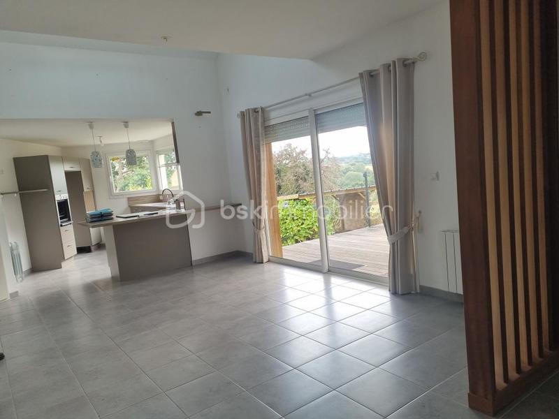 Maison - 140 m² - 5 pièces