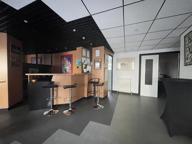 Bureau - 256 m² - 12 pièces