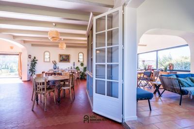 Villa - 300 m² - 7 pièces