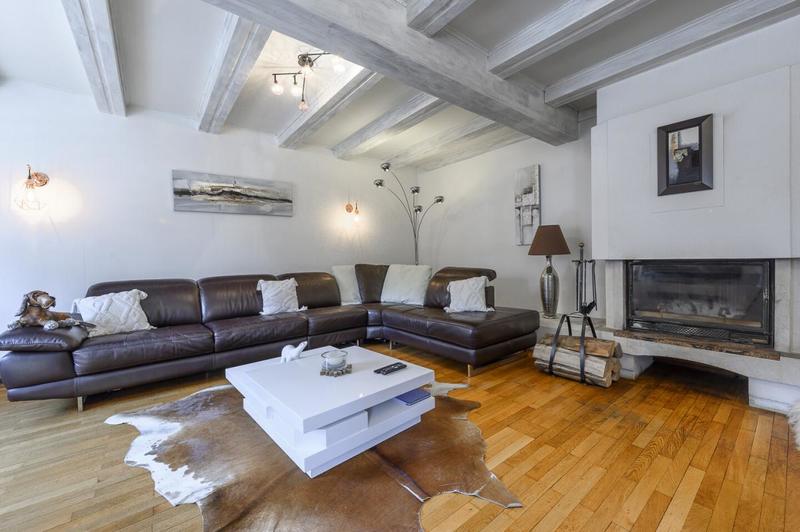 Maison - 405 m² - 6 pièces