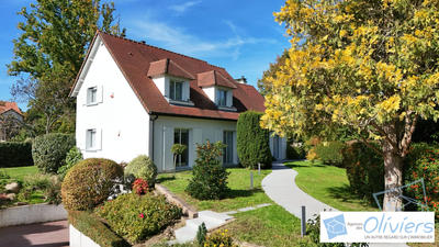 Maison traditionnelle - 200 m² - 8 pièces