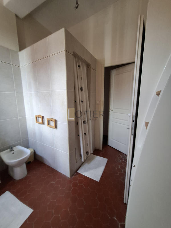 Maison - 300 m² - 10 pièces