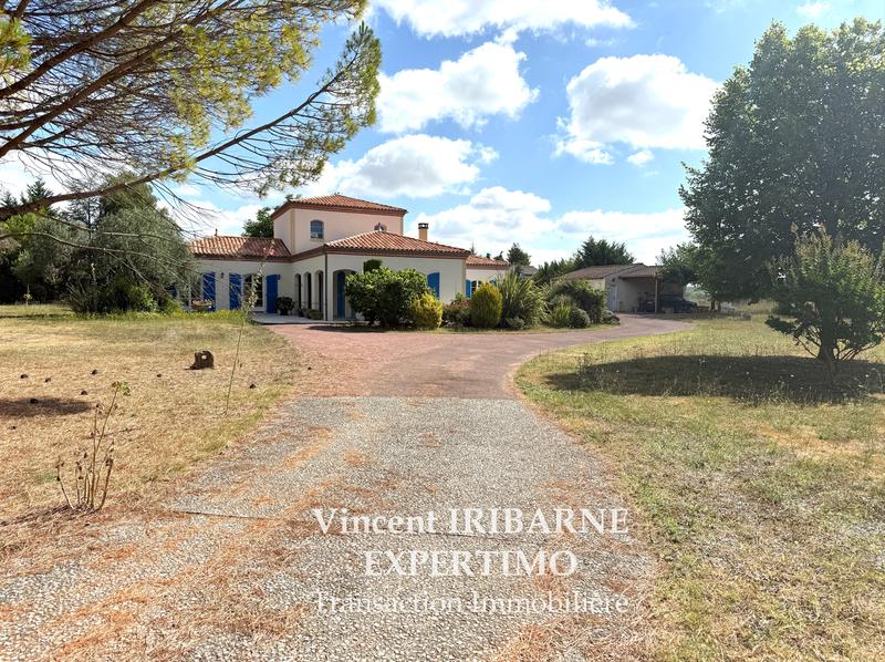 Propriété - 202 m² - 7 pièces