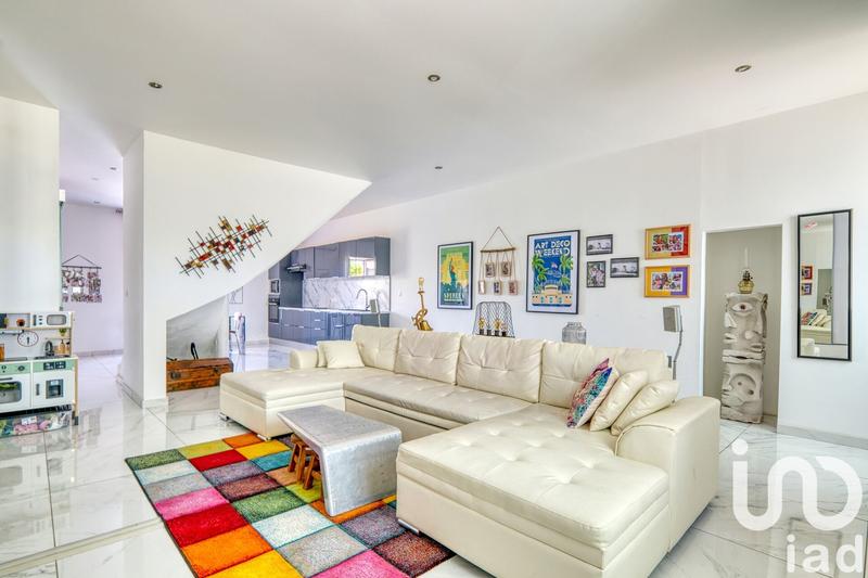 Maison - 200 m² - 6 pièces