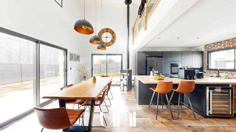 Maison - 137 m² - 5 pièces