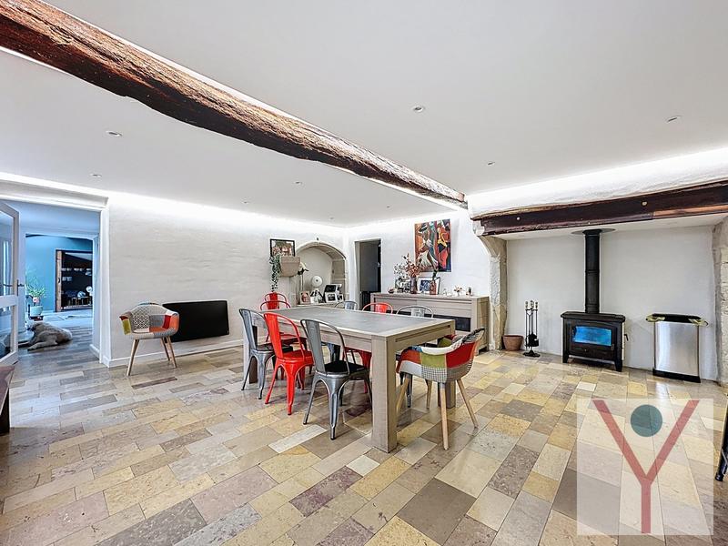 Maison - 316 m² - 8 pièces